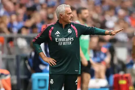 «شكوكه جعلتني أشكّ».. مورينيو يكشف كواليس محاولة ريال مدريد ضمّ رودري قبل انتقاله لبرشلونة