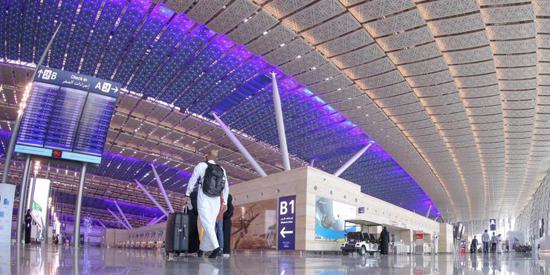 اعتباراً من هذا التاريخ.. السعودية تعلن منع دخول حاملي تأشيرات الزيارة إلى هذه المطارات 