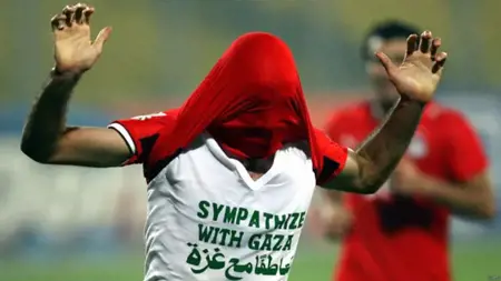 أسوةً بأوكرانيا.. أبو تريكة يطالب إيلون ماسك بتوفير الانترنت الفضائي لغزة
