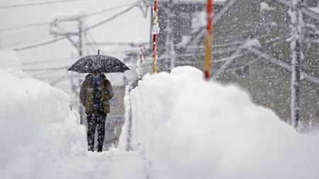 اليابان تبحث عن توليد الكهرباء من الثلج