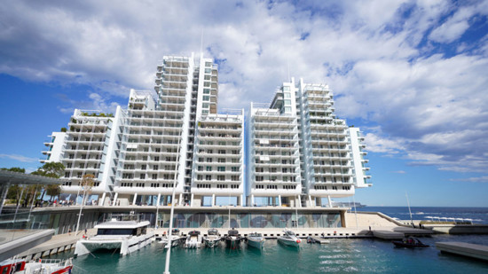 رجل في أوكرانيا يشتري أغلى شقة في العالم بنصف مليار دولار