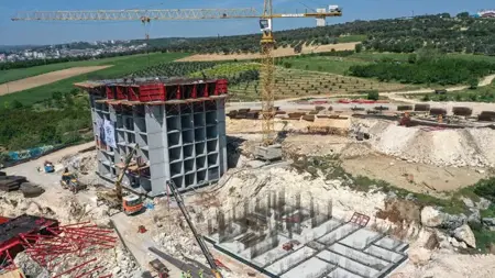 هاتاي التركية تنفض ركام الزلزال