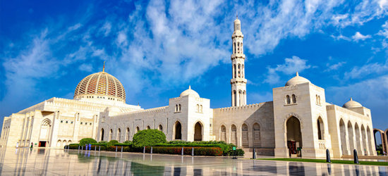مجاناً ولمدة 14 يوماً.. سلطنة عمان تُصدر قراراً بتأشيرةٍ سياحية جديدة (الدول والتفاصيل)