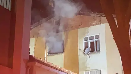 اندلاع حريق في مبنى مكون من 5 طوابق في كاديكوي باسطنبول