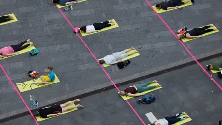 شخص يبلغ الشرطة عن جريمة  قتل جماعي بسبب درس يوغا.. تابع التفاصيل