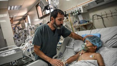 الهلال الأحمر المصري: 3 مستشفيات جاهزة لاستقبال المصابين من غزة
