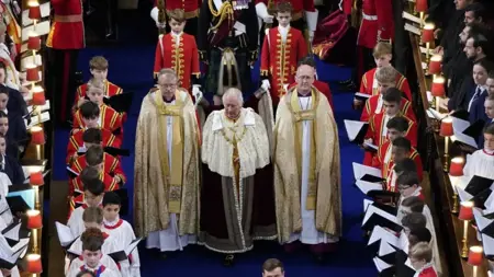 بحضور زعاء عرب ومسلمين.. الملك تشارلز يحصل على تاجه أخيرًا