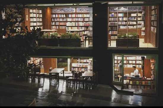 تعرّف معنا على المكتبات العربية في إسطنبول وعناوينها