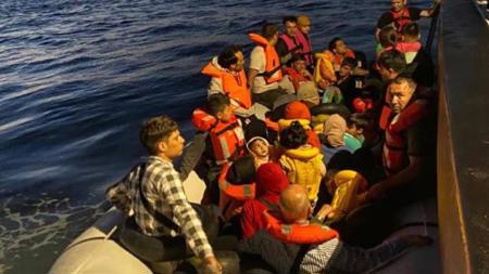  القبض على 71 مهاجرًا غير شرعي قبالة سواحل إزمير