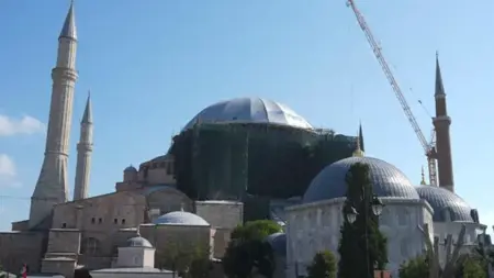 مرحلة جديدة في ترميم آيا صوفيا تشمل تدعيم القبة الشرقية وحماية الفسيفساء
