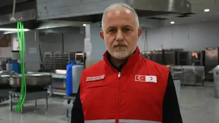 رئيس الهلال الأحمر التركي يقدم استقالته من منصبه