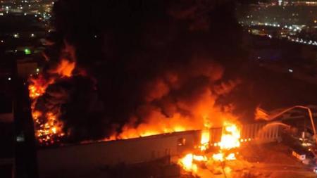 اندلاع حريق مهول في مصنع نسيج بولاية بورصة