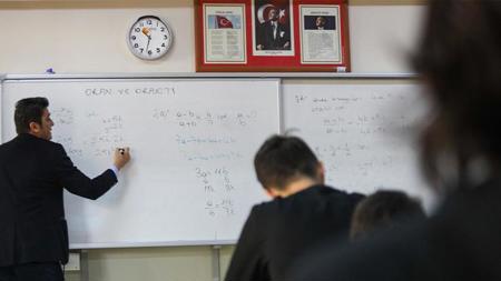 وزير التعليم التركي يخطط لإقرار "الرسوب" للمرحلة الثانوية