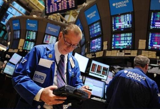 أسعار النفط وعوائد السندات الأمريكية ترتفع مع التصعيد بين واشنطن وطهران