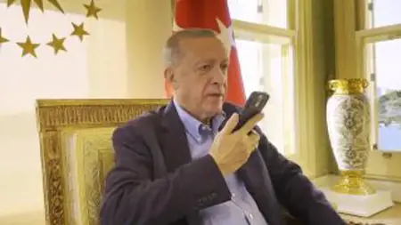 أردوغان يجري مكالمة هاتفية مع فتاة تم إنقاذها بعد 11 يوما من وقوع الزلزال