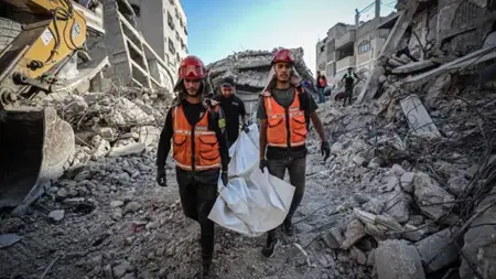 انتشال 233 جثماناً فلسطينياً من ركام 20 منزلاً دمّرها الاحتلال الإسرائيلي في غزة