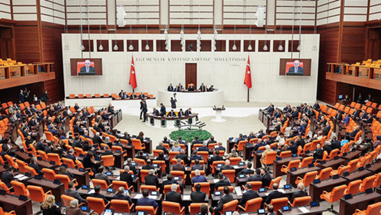 تجديداتٌ واسعة في البرلمان التركيّ قبيل العام التشريعيّ الجديد وترتيب أروقةٍ مشتركة لحزبَي الشعب الجمهوريّ والجديد