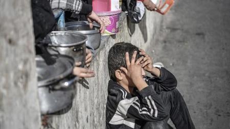 ارتفاع عدد الفلسطينيين الذي توفوا جوعًا وعطشًا في غزة إلى 25 شخصًا
