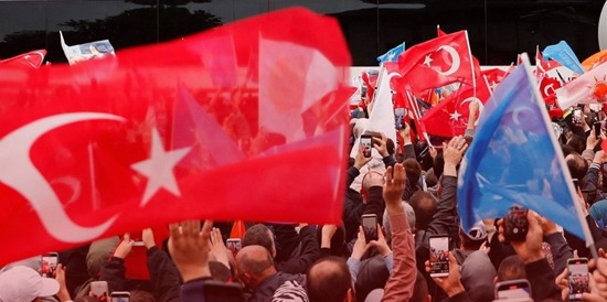 بالصور .. أنصار #أردوغان يحتفلون بفوزه في الجولة الثانية من الانتخابات التركية