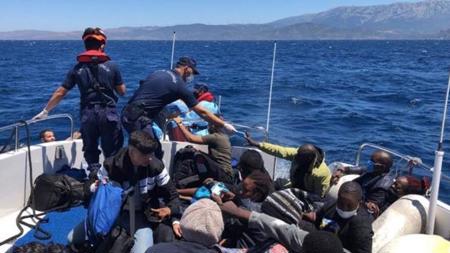 القوات اليونانية تدفع 26 مهاجر غير شرعي إلى المياه الإقليمية التركية