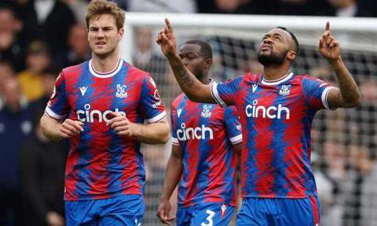 تعادل مثير يهز المباراة فولهام يرد على هدف كريستال بالاس 