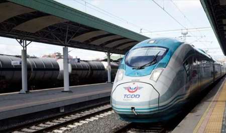 تركيا ترفع أسعار تذاكر القطار السريع