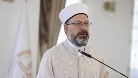 رئيس الشؤون الدينية التركية يدين حرق القرءان في السويد