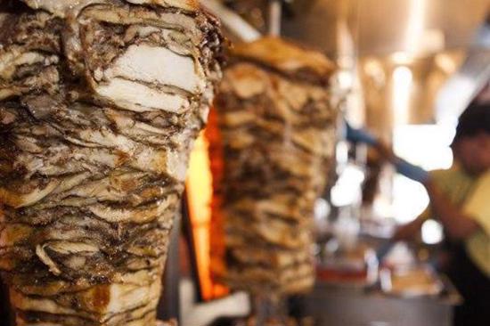 خلال اجتماع طارئ.. نقابة المطاعم الأردنية تطالب برفع أسعار الوجبات