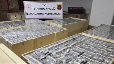مصادرة كمية هائلة من الدولارات المزيفة بإسطنبول.. والمشتبهين أجانب