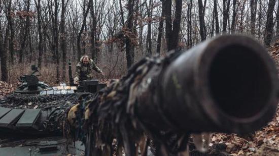 الولايات المتحدة تدرس تدريب المزيد من القوات الأوكرانية
