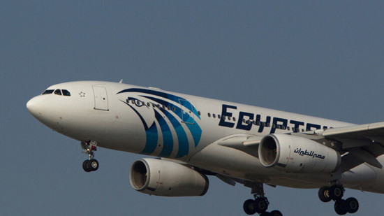مصر تعلن تعليق رحلاتها الجوية إلى إسرائيل