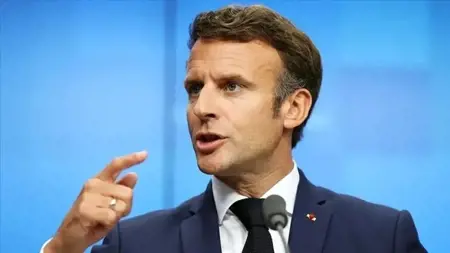 ماكرون يتعهّد بإرسال صواريخ دفاعٍ جوّيّ لأوكرانيا بعد استهداف مركزٍ تجاريّ في كريفي ريه
