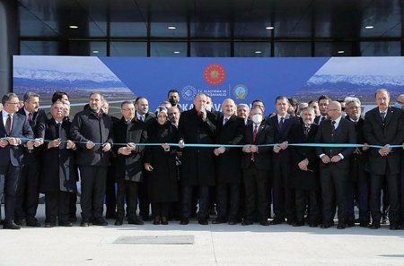 الرئيس أردوغان يفتتح مطار توكات الجديد شمال غربي البلاد