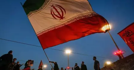 إيران: مقتل 17 شخصاً وإصابة 115 في الهجمات الأمريكية على 6 مدن إيرانية