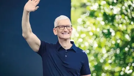 نهاية حقبة في Apple: تيم كوك يسلم القيادة بعد 15 عاماً لمهندس الآيفون جون تيرنوس.. وأول اختبار «آيفون قابل للطي»