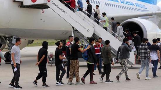 تعرف على عدد المهاجرين غير الشرعيين المُرحلين من تركيا خلال هذا العام 2022
