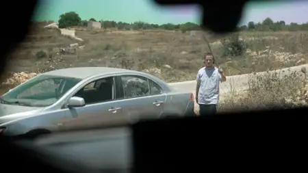 مستوطنون إسرائيليون يعتدون على طاقم CNN الدولية بالحجارة والعصي