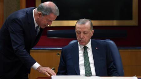 الرئاسة التركية تنشر مشاهد إعطاء الرئيس أردوغان أمر تنفيذ عملية "المخلب – السيف" الجوية