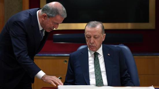 الرئاسة التركية تنشر مشاهد إعطاء الرئيس أردوغان أمر تنفيذ عملية "المخلب – السيف" الجوية