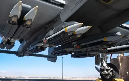  جيش الاحتلال الإسرائيلي يستخدم القنبلة الأمريكية الذكية "GBU 39" في عدوانه على غزة