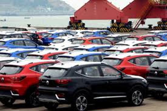 تركيا تفرض ضريبة إضافية على السيارات المستوردة