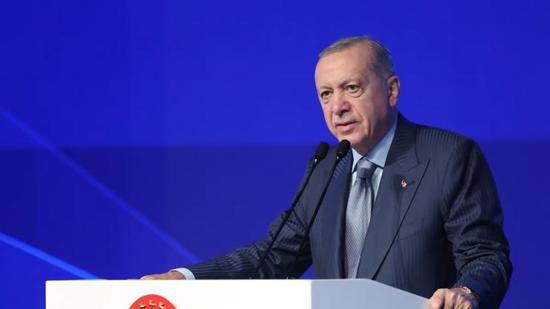 أردوغان من أخلاط: «الطريق نحو أناضول تمرّ من هنا» في ذكرى ملاذكرد الـ955