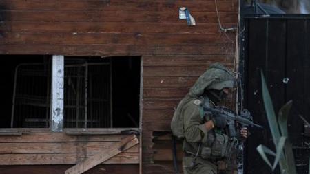 جندي إسرائيلي متهم بالاعتداء على مجندة إسرائيلية في غزة