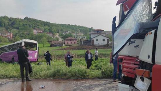 تركيا: حادث مروع في ولاية سكاريا يسفر عن عدد كبير من الجرحى