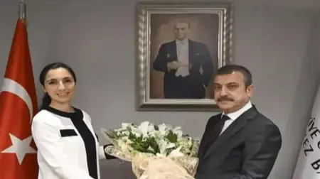 حفيظة غاية إركان تتسلم رئاسة البنك المركزي من شهاب كافجي أوغلو