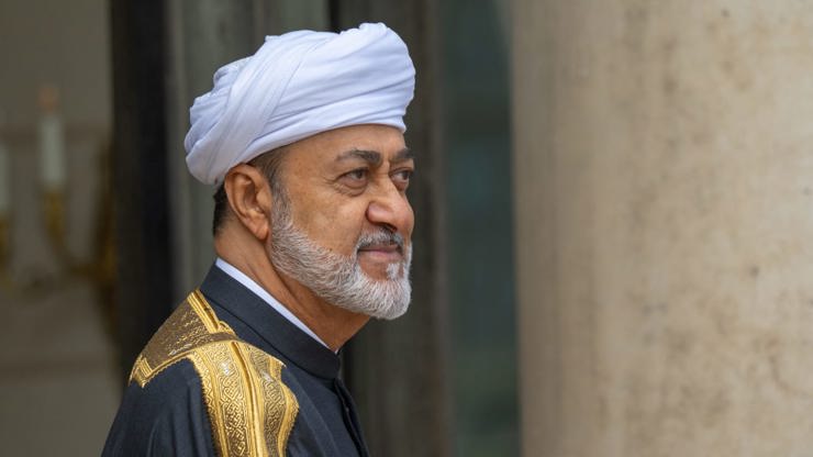 بعشرة مراسيم سلطانية: هيثم بن طارق يعيد تشكيل خارطة سفراء عُمان.. وأبرزها سفير جديد لدى دمشق