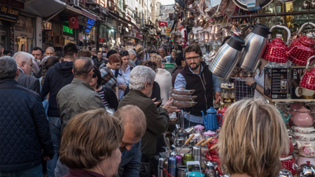 مع اقتراب عيد الفطر السعيد: حركة مكثفة في أسواق تركيا