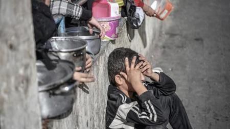 منظمة حقوقية إسرائيلية:" الجوع في غزة نتيجة لسياسات تل أبيب وليس بسبب الحرب"