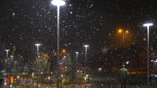 أول تساقط للثلوج في أنقرة لهذا العام