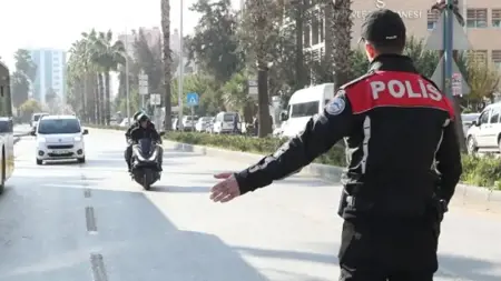 اتخاذ إجراءات ضد 475 ألف سائق دراجة نارية لم يرتدوا الخوذة في إسطنبول